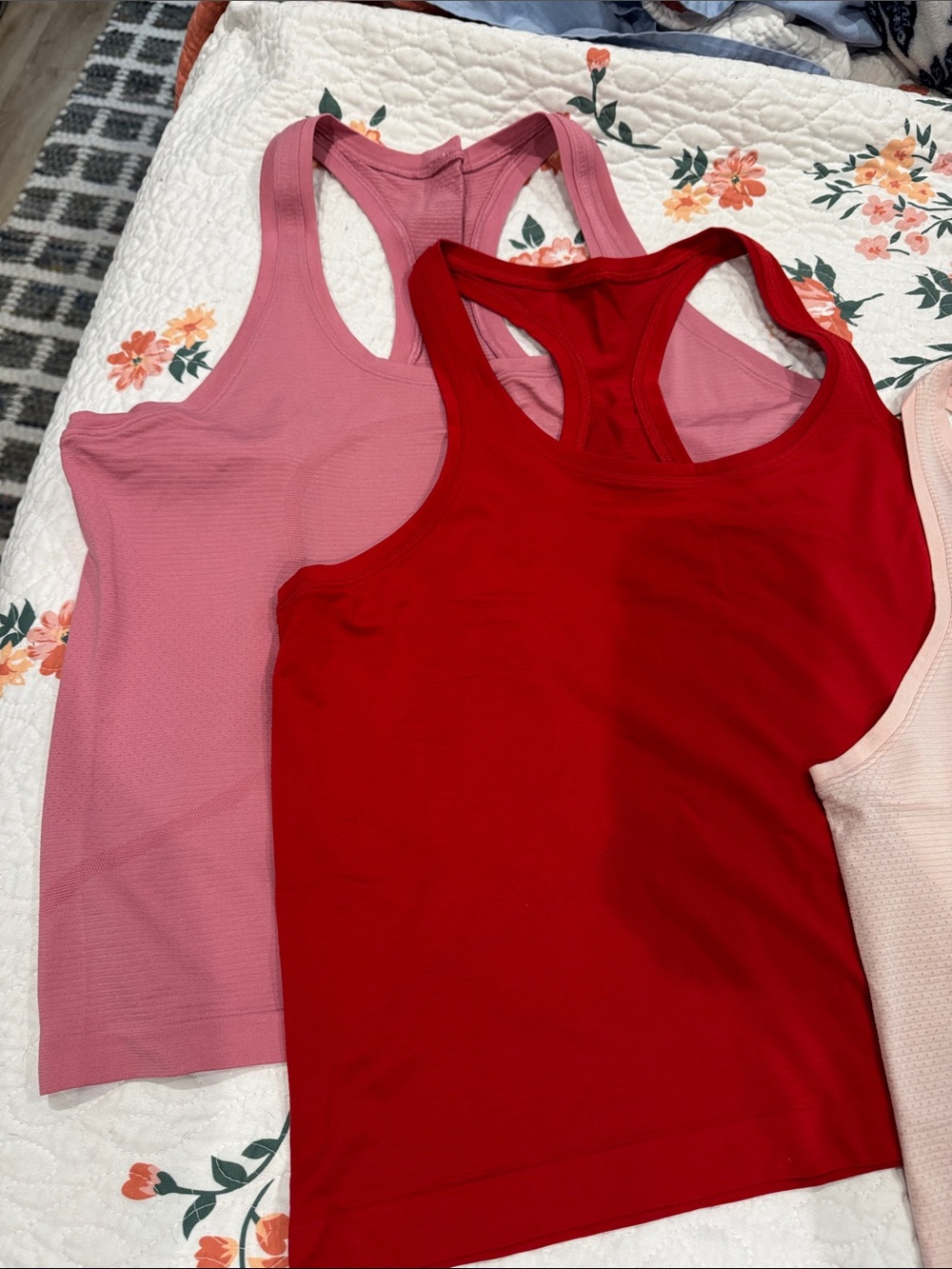 Lululemon Women’s Swiftly Tank Top Waist Length and one Align Crop top Lot of 7 - Picture 2 of 14